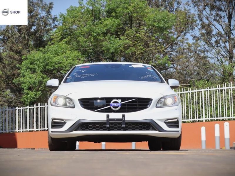 VOLVO V60 R-DESIGN