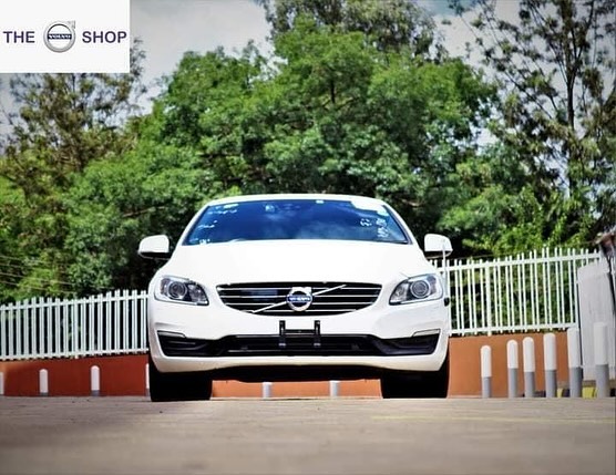 VOLVO S60 WHITE D4