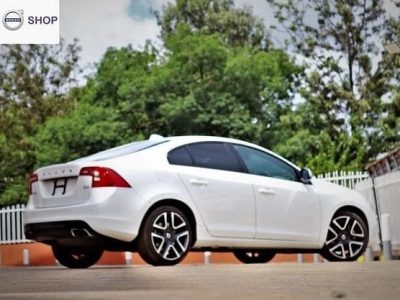 VOLVO S60 WHITE D4