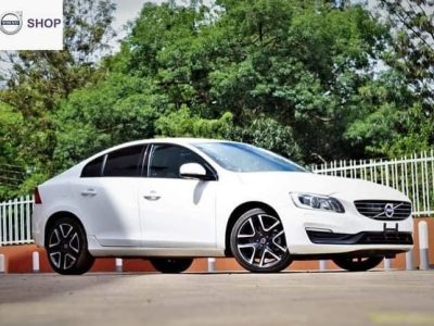 VOLVO S60 WHITE D4