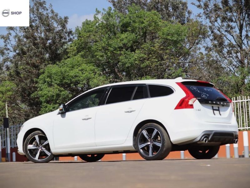 VOLVO V60 R-DESIGN