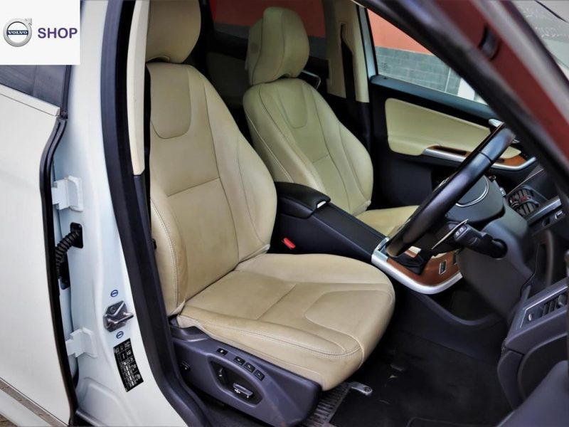 VOLVO XC60 D4 FITTED WITH A SUNROOF