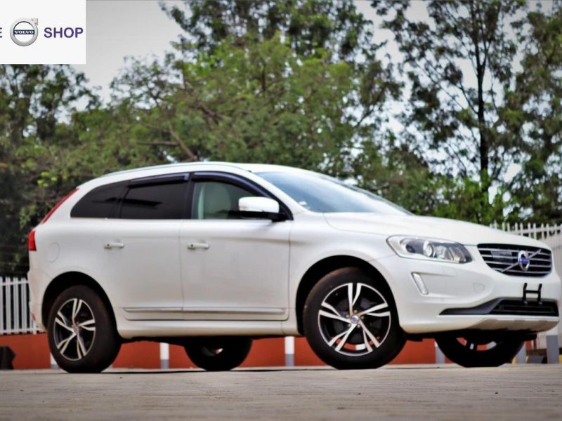 VOLVO XC60 D4 FITTED WITH A SUNROOF