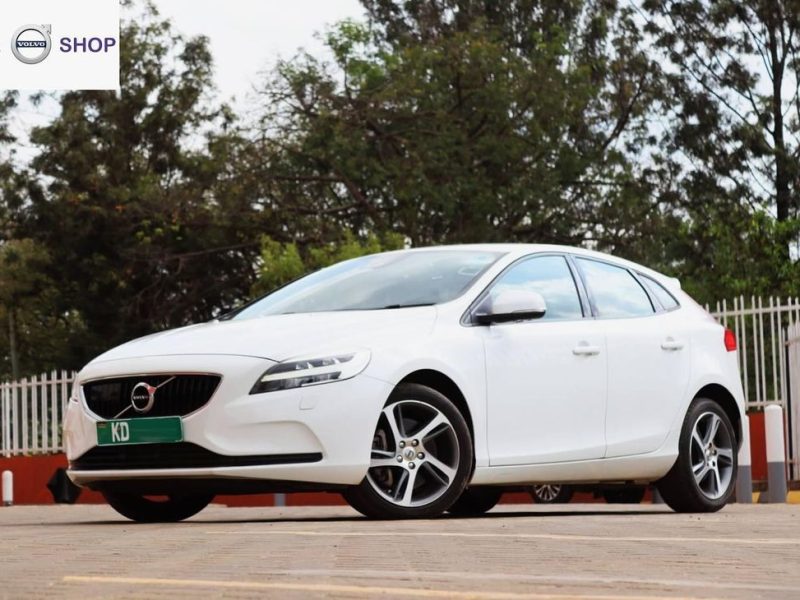 VOLVO V40 T3 2017