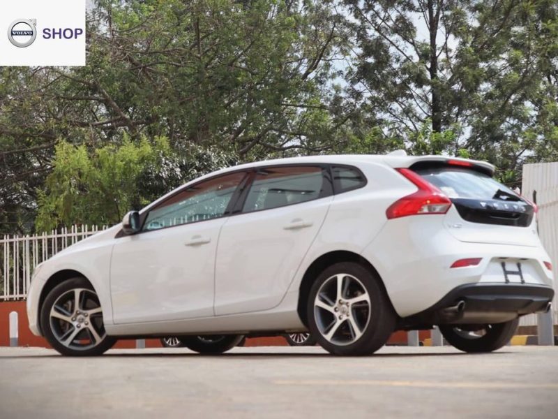 VOLVO V40 T3 2017