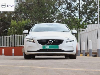 VOLVO V40 T3 2017