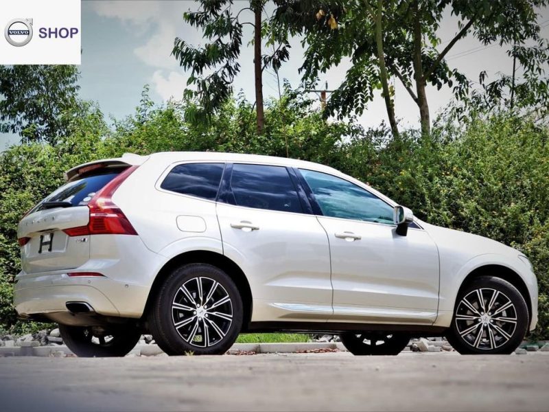 VOLVO XC60 T5 - YA SUNROOF