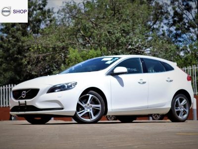 VOLVO V40 D4