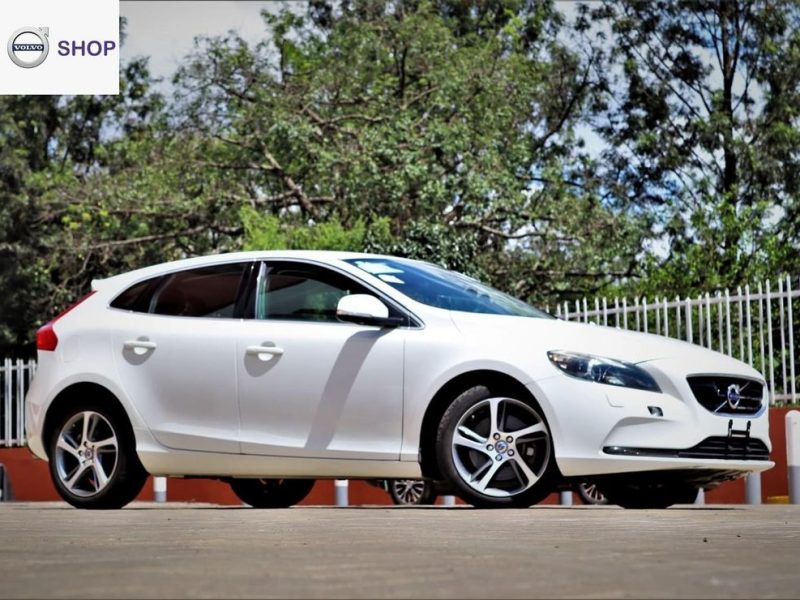 VOLVO V40 D4