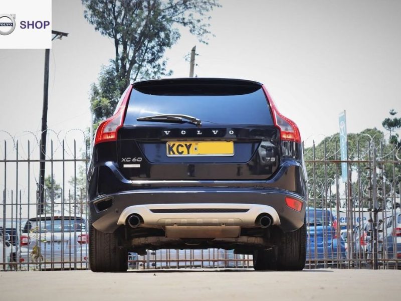 VOLVO XC60 R-DESIGN