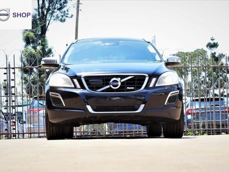 VOLVO XC60 R-DESIGN