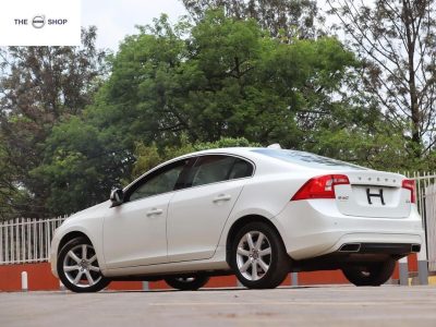 VOLVO S60 WHITE D4