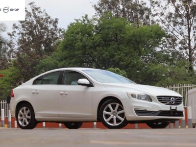 VOLVO S60 WHITE D4