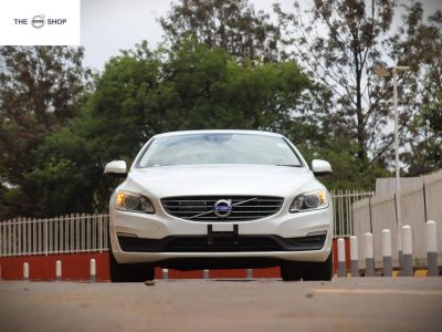 VOLVO S60 WHITE D4