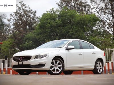 VOLVO S60 WHITE D4