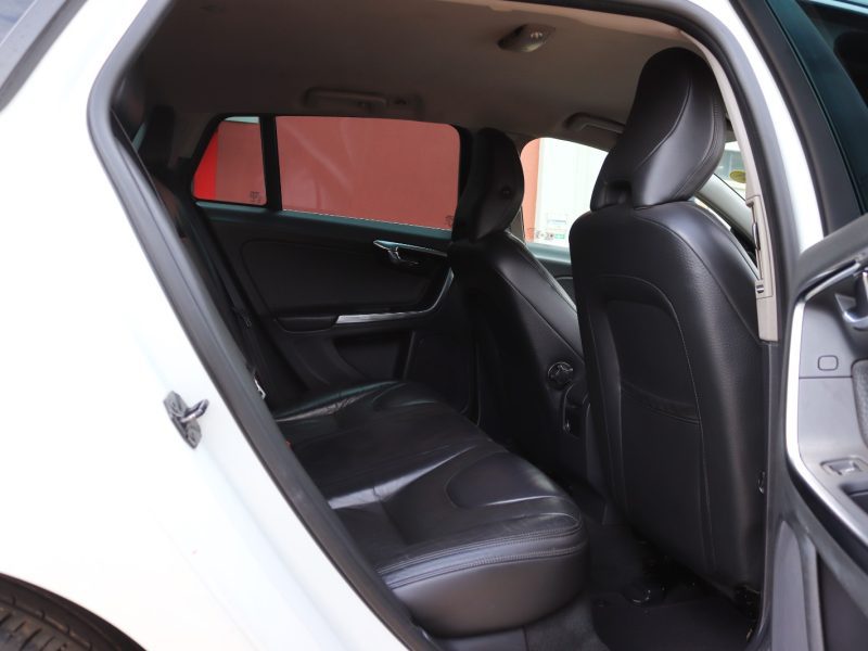 2013 VOLVO V60 T4 WHITE
