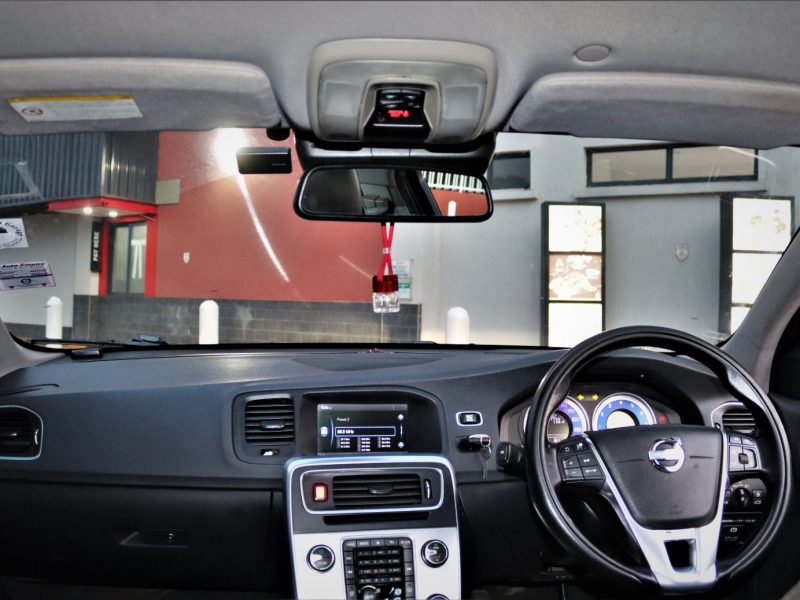 2013 VOLVO S60 T4 RDESIGN BLACK