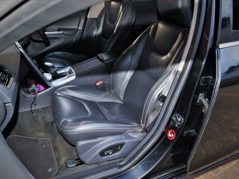 2013 VOLVO S60 T4 RDESIGN BLACK
