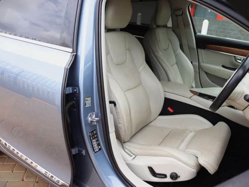 2017 VOLVO S90 T6