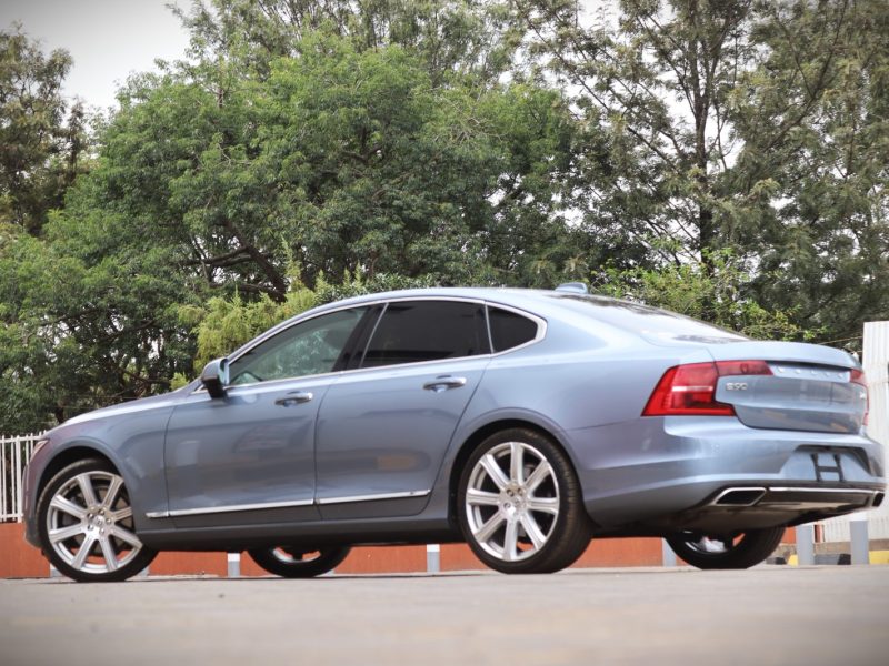 2017 VOLVO S90 T6