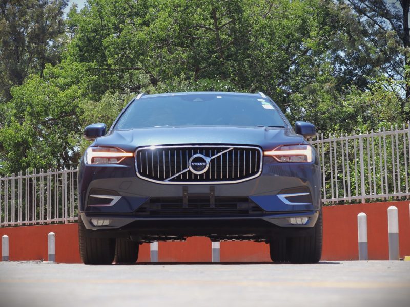 VOLVO XC60 D4 BLUE YOM 2018