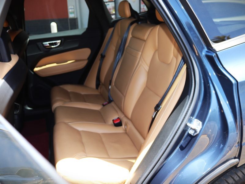 VOLVO XC60 D4 BLUE YOM 2018