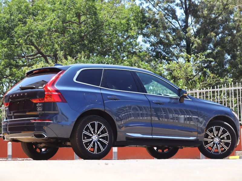 VOLVO XC60 D4 BLUE YOM 2018
