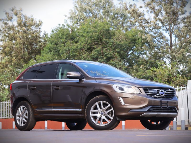 VOLVO XC60 BROWN
