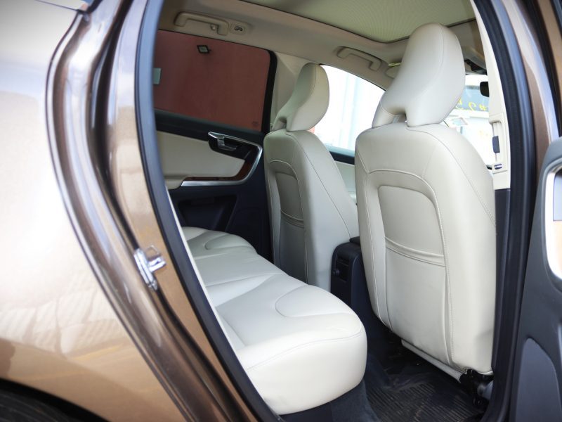 VOLVO XC60 BROWN