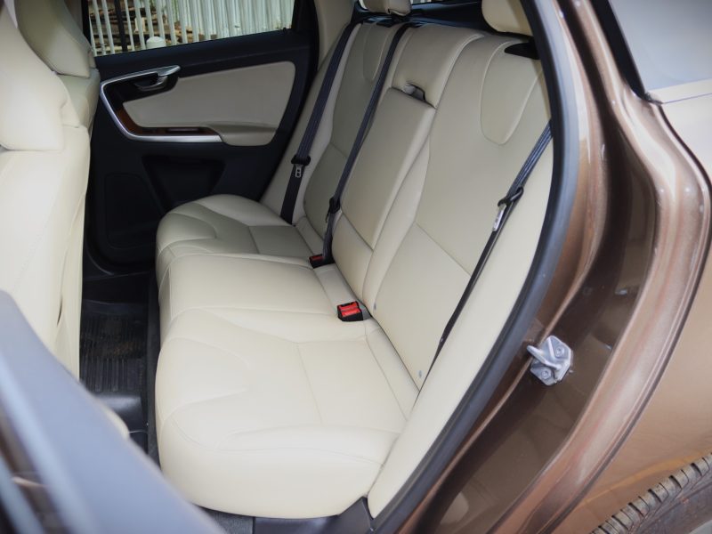 VOLVO XC60 BROWN