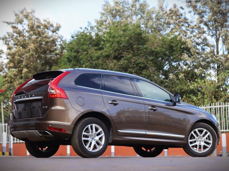 VOLVO XC60 BROWN