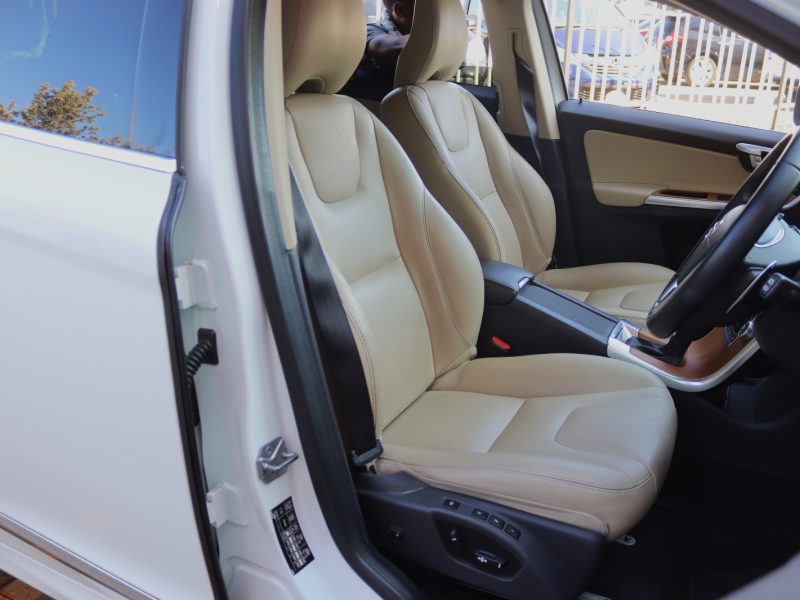 2017 Volvo XC60 D4