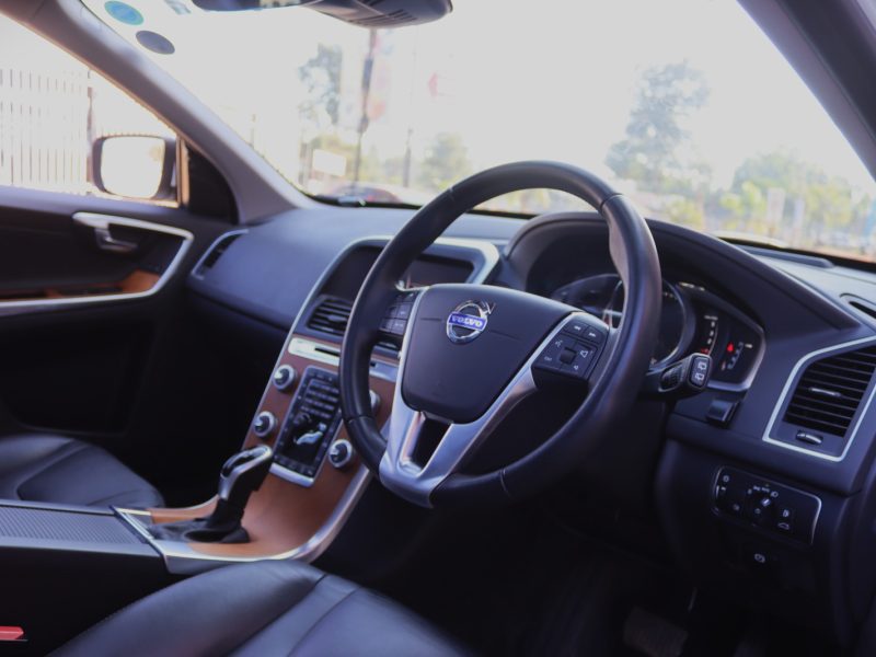 2017 Volvo XC60 D4