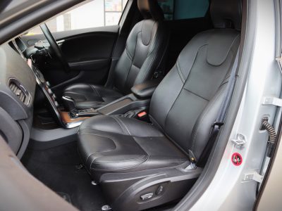 🚘 2017 Volvo V40 D4 | Diesel | Sleek. Smart. Powerful.