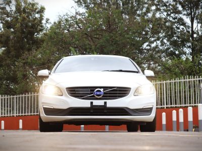 ⚪ 2017 Volvo S60 D4 – White | Diesel | Executive Elegance & Power