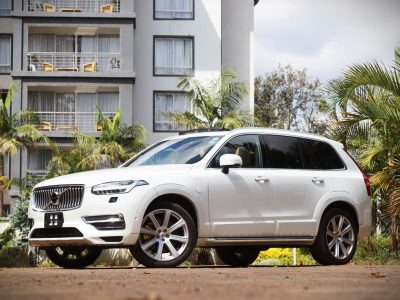 🚘 2018 Volvo XC90 T8 Inscription Plug-In Hybrid with Sunroof - Luxury & Power Combined