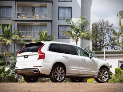 🚘 2018 Volvo XC90 T8 Inscription Plug-In Hybrid with Sunroof - Luxury & Power Combined