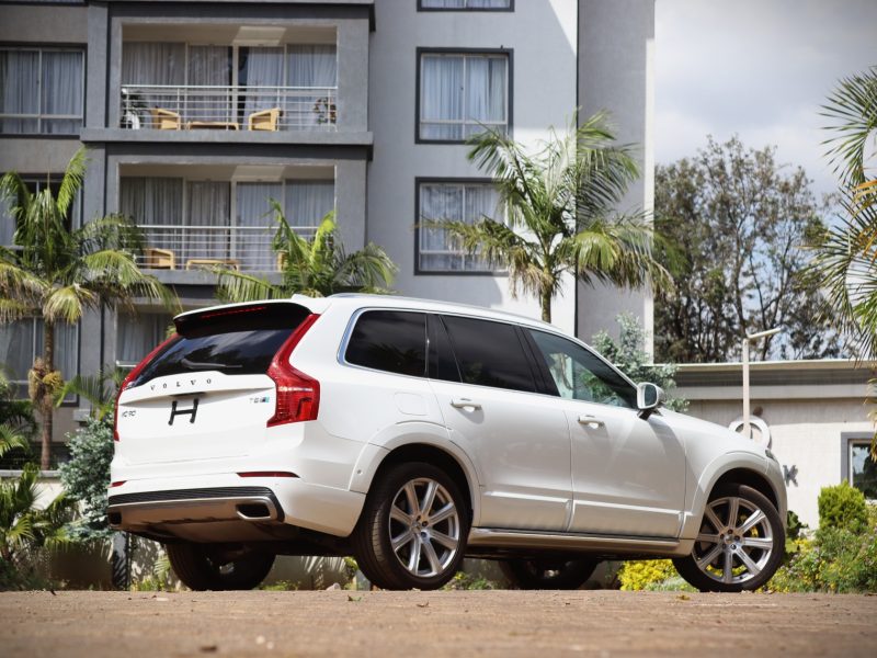 🚘 2018 Volvo XC90 T8 Inscription Plug-In Hybrid with Sunroof - Luxury & Power Combined