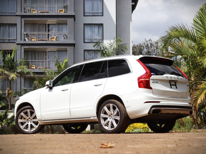 🚘 2018 Volvo XC90 T8 Inscription Plug-In Hybrid with Sunroof - Luxury & Power Combined