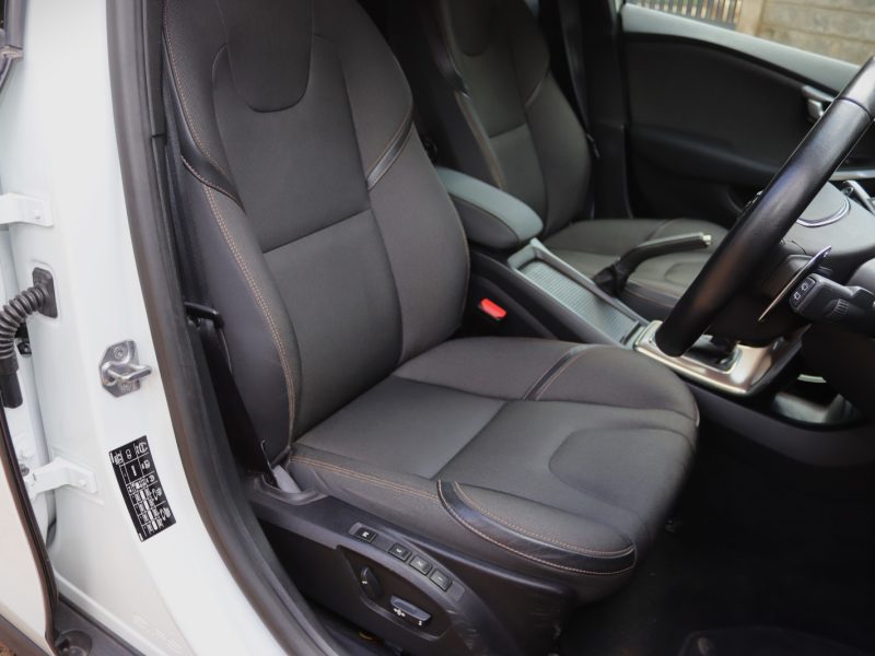 🚗 2018 Volvo V40 Cross Country T5 - Rugged Luxury Hatchback