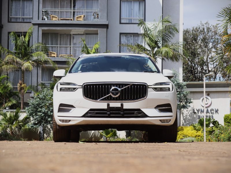 ❄️ Elegant & Powerful: 2018 Volvo XC60 D4 White