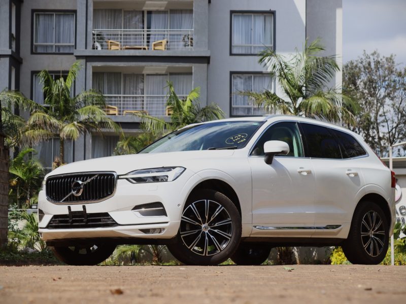 ❄️ Elegant & Powerful: 2018 Volvo XC60 D4 White