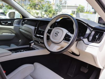 ❄️ Elegant & Powerful: 2018 Volvo XC60 D4 White