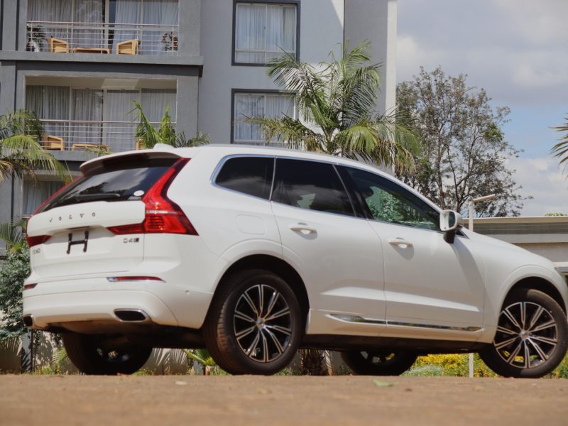 ❄️ Elegant & Powerful: 2018 Volvo XC60 D4 White