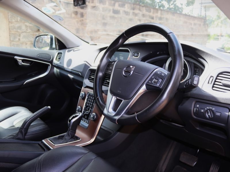 2018 Volvo V40 D4 – Sporty Diesel