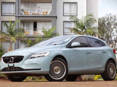 2017 Volvo V40 D4 – Teal Elegance Meets Turbo Diesel Power 🌟