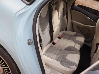 2017 Volvo V40 D4 – Teal Elegance Meets Turbo Diesel Power 🌟