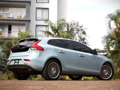 2017 Volvo V40 D4 – Teal Elegance Meets Turbo Diesel Power 🌟