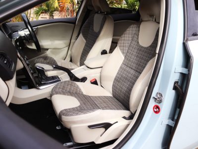 2017 Volvo V40 D4 – Teal Elegance Meets Turbo Diesel Power 🌟