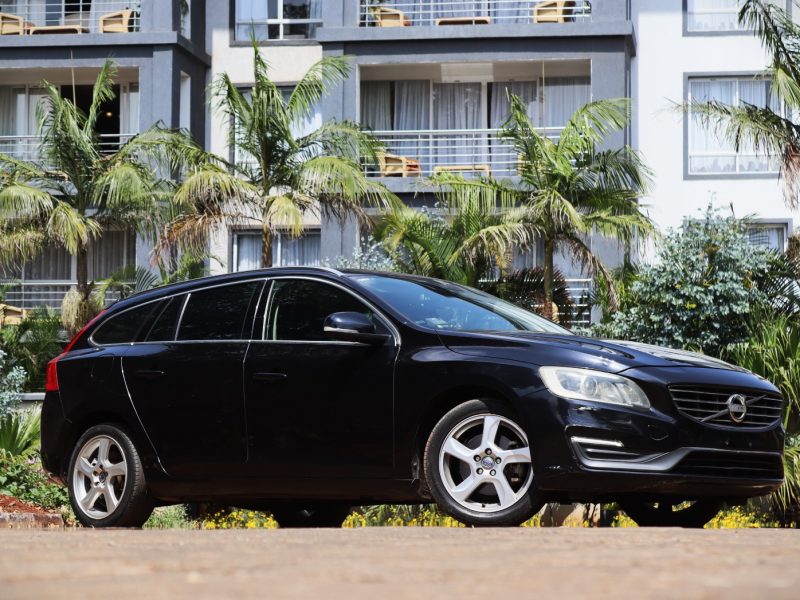2013 Volvo V60 T4 – Sleek Scandinavian Wagon for the Modern Driver 🇸🇪🚗